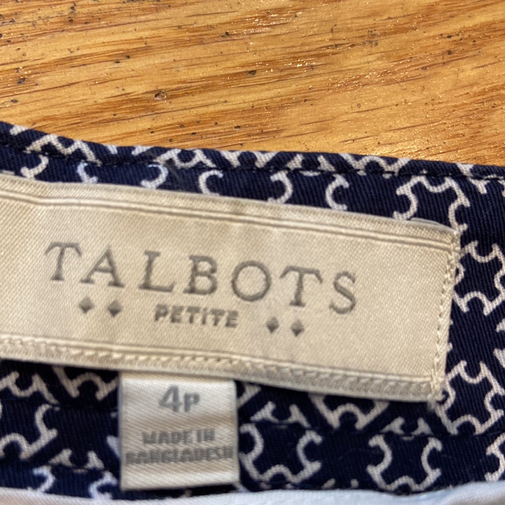 Talbots Shorts Size 4 - Picture 3 of 7